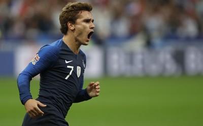 GG体育快讯-佩德里被犯规后依然冷静处理球展现大将风范